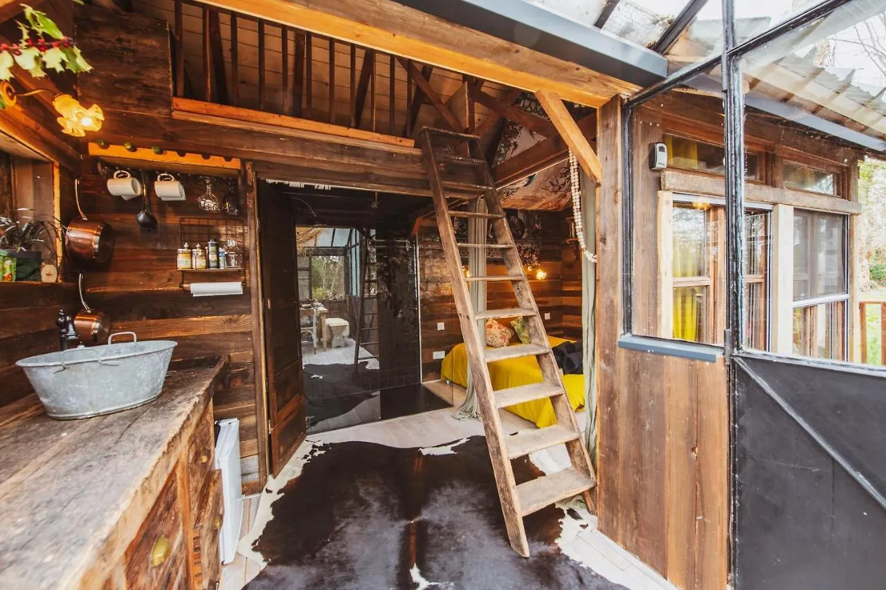 Cabane Forrest Glace, Pres De Lyon Et Clermont Lay Guest house